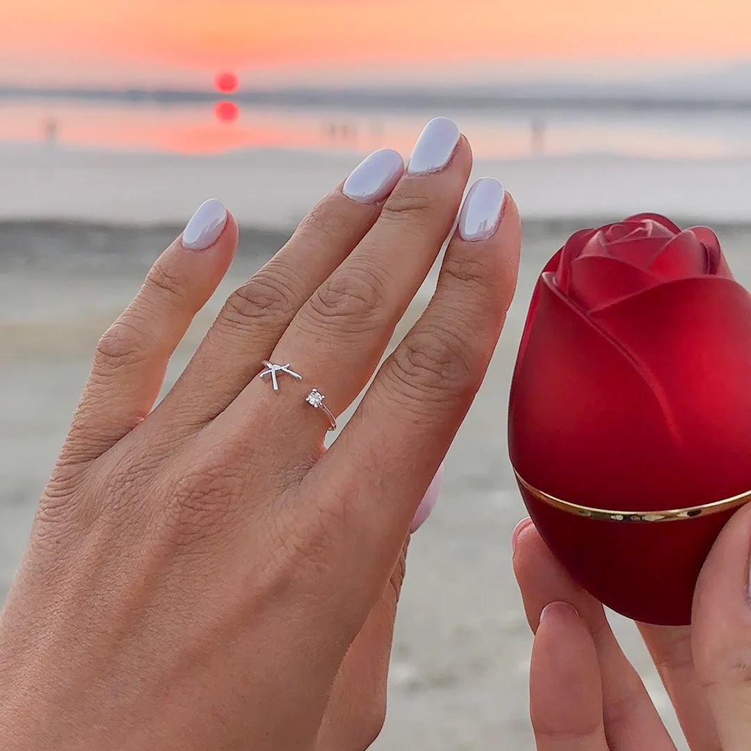 Initial Ring with Luxury Rosebox with Light - Image 3